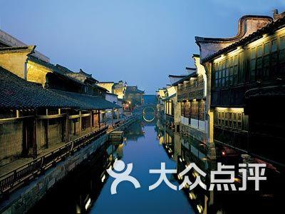 摆动小圆球